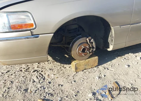 2006 Lincoln Town Car Signature z USA, uszkodzony, nr VIN 1LNHM81V96Y644084